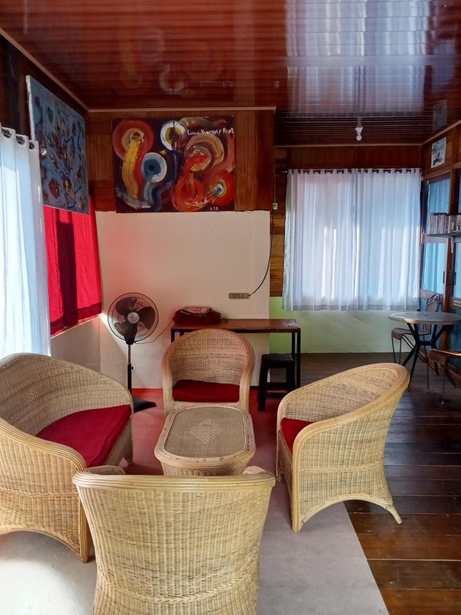 Air Manis Secret Surfcamp Apartment Taluk Batung Exterior foto