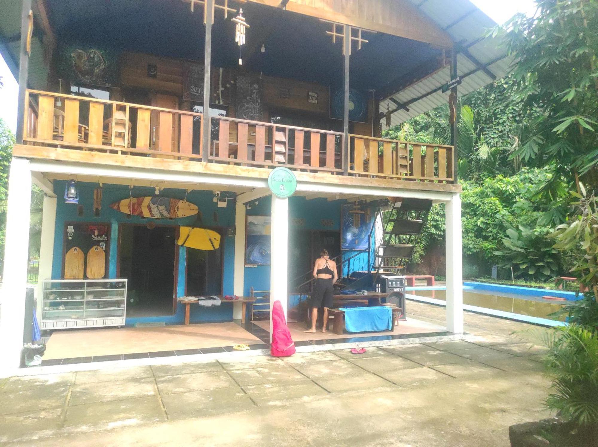 Air Manis Secret Surfcamp Apartment Taluk Batung Exterior foto