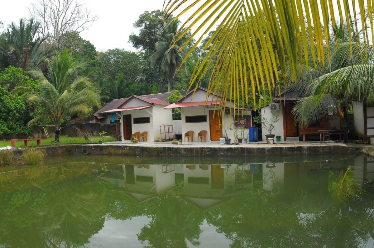 Air Manis Secret Surfcamp Apartment Taluk Batung Exterior foto