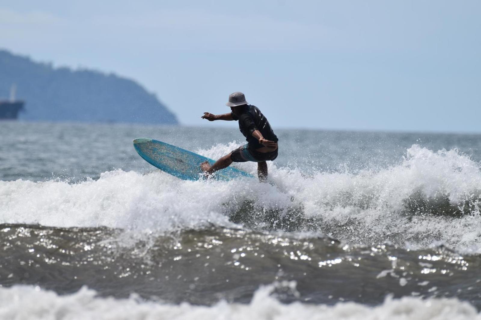 Air Manis Secret Surfcamp Apartment Taluk Batung Exterior foto
